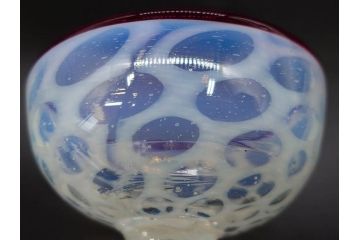 当時物　大正〜昭和初期　椀型　乳白ぼかし　乳白水玉　輪花　赤縁　柔らかい雰囲気を醸し出す氷コップ2点セット(吹きガラス、硝子、グラス、和ガラス)(R-082795)