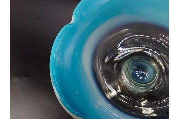 当時物　大正〜昭和初期　乳白ぼかし　赤縁　青縁　輪花　鮮やかな縁の色合いが印象的な氷コップ2点セット(グラス、水色、吹きガラス、硝子、和ガラス)(R-082796)