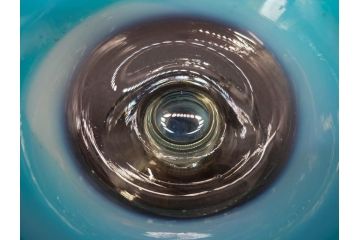 当時物　大正〜昭和初期　乳白ぼかし　赤縁　青縁　輪花　鮮やかな縁の色合いが印象的な氷コップ2点セット(グラス、水色、吹きガラス、硝子、和ガラス)(R-082796)
