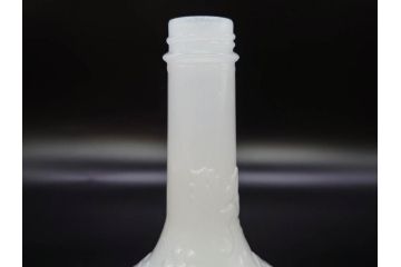 昭和レトロ　乳白　空間に温かみと安らぎを与えてくれるガラス瓶2点セット(ワインボトル、硝子、ビン、花瓶、花入、花生、花器)(R-082799)
