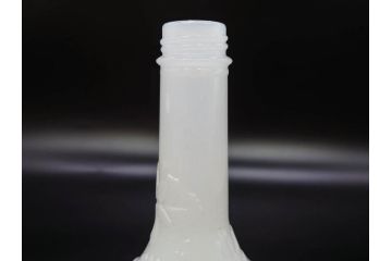 昭和レトロ　乳白　空間に温かみと安らぎを与えてくれるガラス瓶2点セット(ワインボトル、硝子、ビン、花瓶、花入、花生、花器)(R-082799)