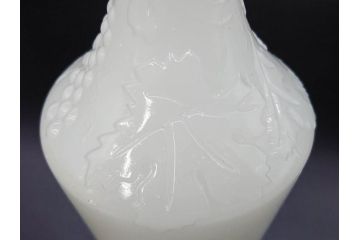 昭和レトロ　乳白　空間に温かみと安らぎを与えてくれるガラス瓶2点セット(ワインボトル、硝子、ビン、花瓶、花入、花生、花器)(R-082799)