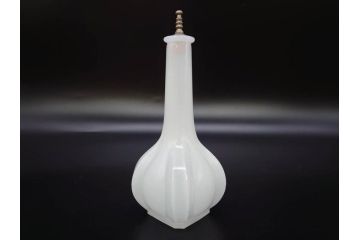 昭和レトロ　乳白　空間に温かみと安らぎを与えてくれるガラス瓶2点セット(ワインボトル、硝子、ビン、花瓶、花入、花生、花器)(R-082799)