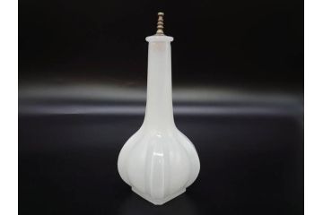 昭和レトロ　乳白　空間に温かみと安らぎを与えてくれるガラス瓶2点セット(ワインボトル、硝子、ビン、花瓶、花入、花生、花器)(R-082799)