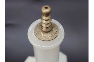 昭和レトロ　乳白　空間に温かみと安らぎを与えてくれるガラス瓶2点セット(ワインボトル、硝子、ビン、花瓶、花入、花生、花器)(R-082799)