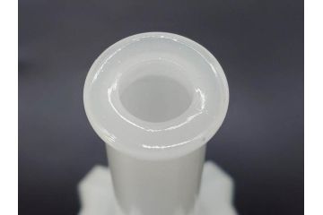 昭和レトロ　乳白　空間に温かみと安らぎを与えてくれるガラス瓶2点セット(ワインボトル、硝子、ビン、花瓶、花入、花生、花器)(R-082799)