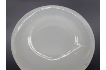 昭和レトロ　乳白　空間に温かみと安らぎを与えてくれるガラス瓶2点セット(ワインボトル、硝子、ビン、花瓶、花入、花生、花器)(R-082799)