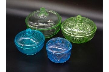 当時物　昭和初期　ウランガラス　プレスガラス　蓋物　お部屋を上品に演出するキャンディポット4点セット(ボンボニエール、硝子、菓子瓶、小物入れ)(R-082800)