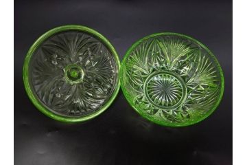 当時物　昭和初期　ウランガラス　プレスガラス　蓋物　お部屋を上品に演出するキャンディポット4点セット(ボンボニエール、硝子、菓子瓶、小物入れ)(R-082800)