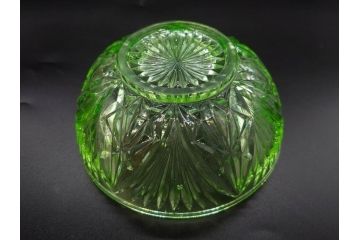 当時物　昭和初期　ウランガラス　プレスガラス　蓋物　お部屋を上品に演出するキャンディポット4点セット(ボンボニエール、硝子、菓子瓶、小物入れ)(R-082800)