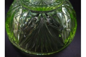 当時物　昭和初期　ウランガラス　プレスガラス　蓋物　お部屋を上品に演出するキャンディポット4点セット(ボンボニエール、硝子、菓子瓶、小物入れ)(R-082800)