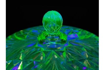 当時物　昭和初期　ウランガラス　プレスガラス　蓋物　お部屋を上品に演出するキャンディポット4点セット(ボンボニエール、硝子、菓子瓶、小物入れ)(R-082800)