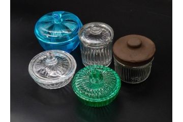 当時物　昭和初期　プレスガラス　味の素　レトロな趣あるガラス瓶5点セット(調味料入れ、ビン、硝子、和ガラス)(R-082801)