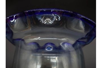 大正〜昭和初期　当時物　フリル　青縁　吹きガラス　縁のデザインが可愛らしい金魚鉢(硝子、和ガラス、脚付き)(R-082804)