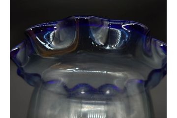 大正〜昭和初期　当時物　フリル　青縁　吹きガラス　縁のデザインが可愛らしい金魚鉢(硝子、和ガラス、脚付き)(R-082804)