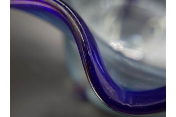 大正〜昭和初期　当時物　フリル　青縁　吹きガラス　縁のデザインが可愛らしい金魚鉢(硝子、和ガラス、脚付き)(R-082804)