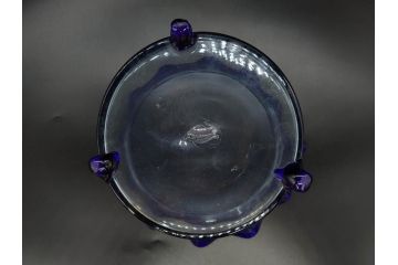 大正〜昭和初期　当時物　フリル　青縁　吹きガラス　縁のデザインが可愛らしい金魚鉢(硝子、和ガラス、脚付き)(R-082804)
