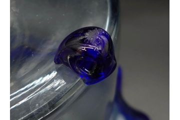 大正〜昭和初期　当時物　フリル　青縁　吹きガラス　縁のデザインが可愛らしい金魚鉢(硝子、和ガラス、脚付き)(R-082804)