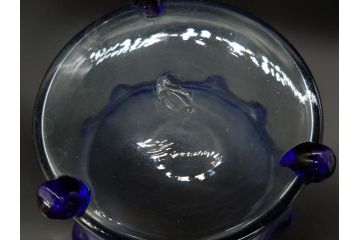 大正〜昭和初期　当時物　フリル　青縁　吹きガラス　縁のデザインが可愛らしい金魚鉢(硝子、和ガラス、脚付き)(R-082804)