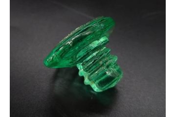 昭和初期　プレスガラス　エンボス入り　緑色　エレガントな雰囲気の醤油差し4点セット(薬瓶、醤油瓶、しょうゆ差し、桜、ソース、ガラス、硝子、和ガラス)(R-082806)