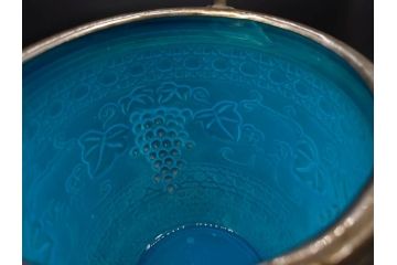 葡萄文様　ガラス　エンボス　鮮やかな色が目を引くアイスペール(ぶどう、ブドウ、あめや瓶、硝子、氷入れ、アイスバスケット、氷おけ、氷桶、アイストング付)(R-082810)