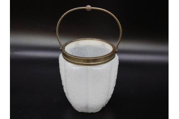 ガラス　乳白色　花文様　愛らしい印象のアイスペール(硝子、氷入れ、アイスバスケット、氷おけ、氷桶)(R-082811)