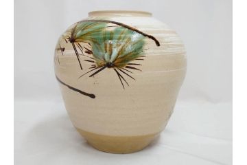 武田敏男　益子焼　松文　高さ 約24cm　匠の美技を感じる花瓶(花生、花入、花器、裏印、共箱付)(R-082817)
