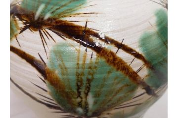 武田敏男　益子焼　松文　高さ 約24cm　匠の美技を感じる花瓶(花生、花入、花器、裏印、共箱付)(R-082817)