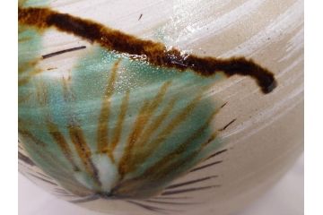 武田敏男　益子焼　松文　高さ 約24cm　匠の美技を感じる花瓶(花生、花入、花器、裏印、共箱付)(R-082817)