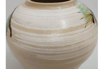 武田敏男　益子焼　松文　高さ 約24cm　匠の美技を感じる花瓶(花生、花入、花器、裏印、共箱付)(R-082817)