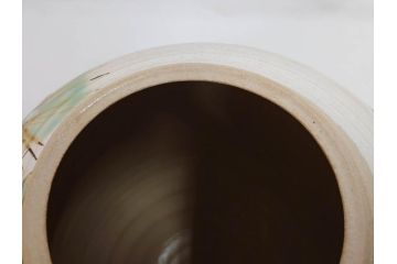武田敏男　益子焼　松文　高さ 約24cm　匠の美技を感じる花瓶(花生、花入、花器、裏印、共箱付)(R-082817)