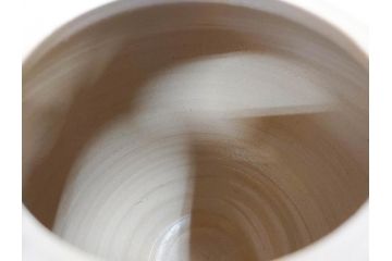 武田敏男　益子焼　松文　高さ 約24cm　匠の美技を感じる花瓶(花生、花入、花器、裏印、共箱付)(R-082817)