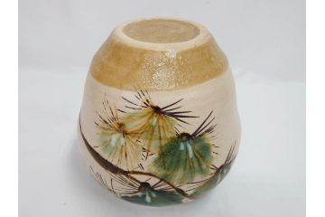 武田敏男　益子焼　松文　高さ 約24cm　匠の美技を感じる花瓶(花生、花入、花器、裏印、共箱付)(R-082817)