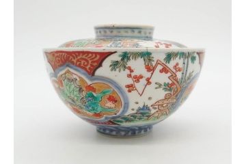 上手物　江戸期　古伊万里　色絵　約12cm　3.7寸　華やかな雰囲気溢れる蓋付き茶碗3客セット(松竹梅、金彩、風景、花、器、どんぶり、蓋茶碗、和食器、三寸七分)(R-082822)
