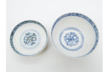 上手物　江戸期　古伊万里　色絵　約12cm　3.7寸　華やかな雰囲気溢れる蓋付き茶碗3客セット(松竹梅、金彩、風景、花、器、どんぶり、蓋茶碗、和食器、三寸七分)(R-082822)