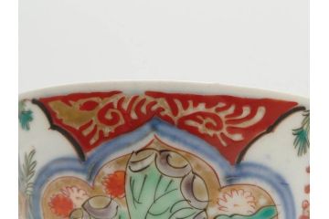 上手物　江戸期　古伊万里　色絵　約12cm　3.7寸　華やかな雰囲気溢れる蓋付き茶碗3客セット(松竹梅、金彩、風景、花、器、どんぶり、蓋茶碗、和食器、三寸七分)(R-082822)
