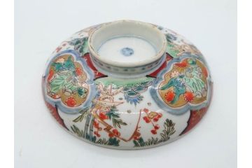 上手物　江戸期　古伊万里　色絵　約12cm　3.7寸　華やかな雰囲気溢れる蓋付き茶碗3客セット(松竹梅、金彩、風景、花、器、どんぶり、蓋茶碗、和食器、三寸七分)(R-082822)