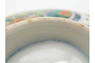 上手物　江戸期　古伊万里　色絵　約12cm　3.7寸　華やかな雰囲気溢れる蓋付き茶碗3客セット(松竹梅、金彩、風景、花、器、どんぶり、蓋茶碗、和食器、三寸七分)(R-082822)
