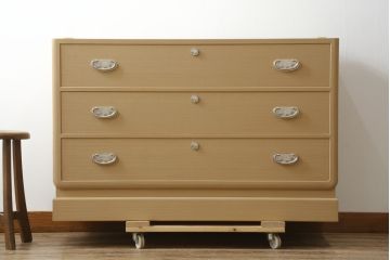 中古　美品　光彦刻　品のある金具が魅力的な加茂総桐箪笥・下段(総桐たんす、四方丸、大丸、収納箪笥、和タンス、引き出し、ローボード、サイドチェスト、テレビ台、テレビボード)(R-082829)