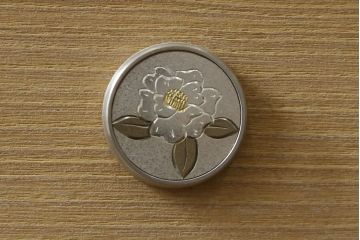 中古　美品　光彦刻　品のある金具が魅力的な加茂総桐箪笥・下段(総桐たんす、四方丸、大丸、収納箪笥、和タンス、引き出し、ローボード、サイドチェスト、テレビ台、テレビボード)(R-082829)