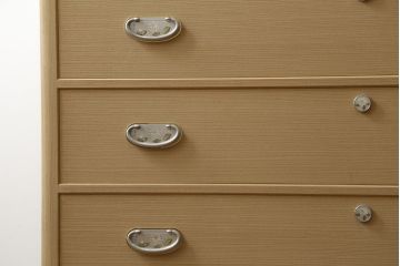 中古　美品　光彦刻　品のある金具が魅力的な加茂総桐箪笥・下段(総桐たんす、四方丸、大丸、収納箪笥、和タンス、引き出し、ローボード、サイドチェスト、テレビ台、テレビボード)(R-082829)