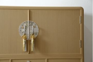 中古　美品　光彦刻　淡い色合いの品のある金具が魅力的な加茂総桐箪笥(総桐たんす、四方丸、大丸、衣装箪笥、収納箪笥、和タンス、引き出し、上下バラ売り可能)(定価約200万円)(R-082830)
