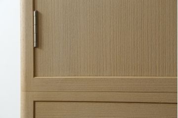 中古　美品　光彦刻　淡い色合いの品のある金具が魅力的な加茂総桐箪笥・上段(総桐たんす、四方丸、大丸、収納箪笥、和タンス、観音箪笥、ローボード、ローチェスト、引き出し、テレビ台、テレビボード)(R-082831)