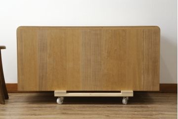 中古　美品　光彦刻　淡い色合いの品のある金具が魅力的な加茂総桐箪笥・上段(総桐たんす、四方丸、大丸、収納箪笥、和タンス、観音箪笥、ローボード、ローチェスト、引き出し、テレビ台、テレビボード)(R-082831)