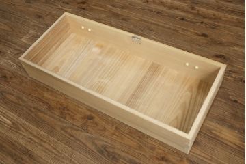 中古　美品　光彦刻　上品な雰囲気の金具が魅力的な加茂総桐箪笥・下段(総桐たんす、四方丸、大丸、収納箪笥、和タンス、引き出し、サイドチェスト、ローボード、テレビ台、テレビボード)(R-082833)