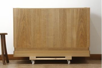 中古　美品　光彦刻　上品な雰囲気の金具が魅力的な加茂総桐箪笥・下段(総桐たんす、四方丸、大丸、収納箪笥、和タンス、引き出し、サイドチェスト、ローボード、テレビ台、テレビボード)(R-082833)