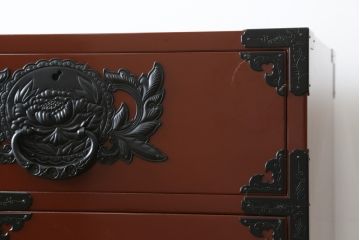 中古　超美品　仙台民芸箪笥(仙台箪笥)　欅産業　漆塗りの朱色に黒々とした金具が映える衣装箪笥(整理箪笥、和タンス、収納箪笥、民芸箪笥、引き出し、チェスト)(定価約110万円)(R-082835)