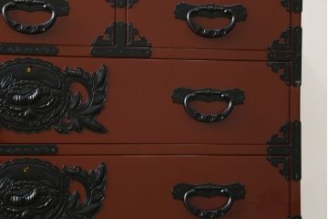 中古　超美品　仙台民芸箪笥(仙台箪笥)　欅産業　漆塗りの朱色に黒々とした金具が映える衣装箪笥(整理箪笥、和タンス、収納箪笥、民芸箪笥、引き出し、チェスト)(定価約110万円)(R-082835)