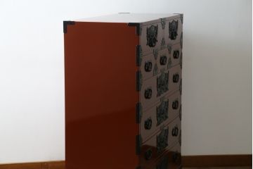 中古　超美品　仙台民芸箪笥(仙台箪笥)　欅産業　漆塗りの朱色に黒々とした金具が映える衣装箪笥(整理箪笥、和タンス、収納箪笥、民芸箪笥、引き出し、チェスト)(定価約110万円)(R-082835)