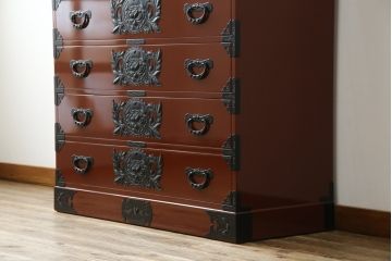 中古　超美品　仙台民芸箪笥(仙台箪笥)　欅産業　漆塗りの朱色に黒々とした金具が映える衣装箪笥(整理箪笥、和タンス、収納箪笥、民芸箪笥、引き出し、チェスト)(定価約110万円)(R-082835)
